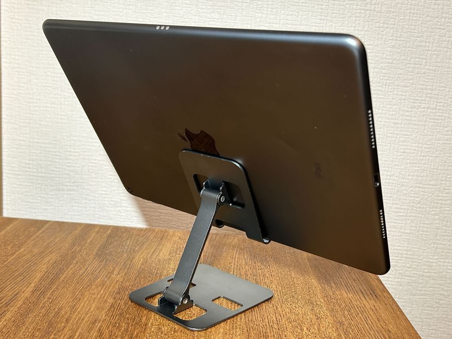 TemuのスマホスタンドにiPadを乗せた画像